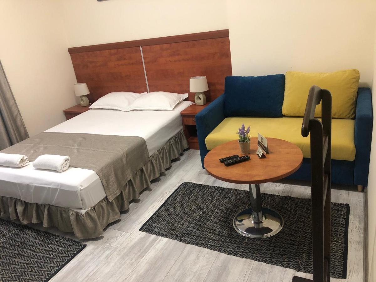 Guest Rooms Donovi Varna Exterior photo